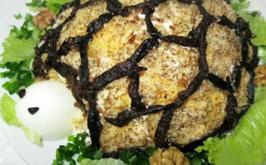 Салат черепаха с копченой курицей и грецкими орехами рецепт с фото пошагово