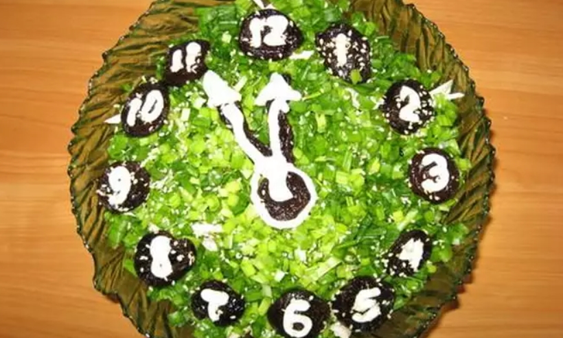 Новогодний салат «Курочка под зеленой шубой»